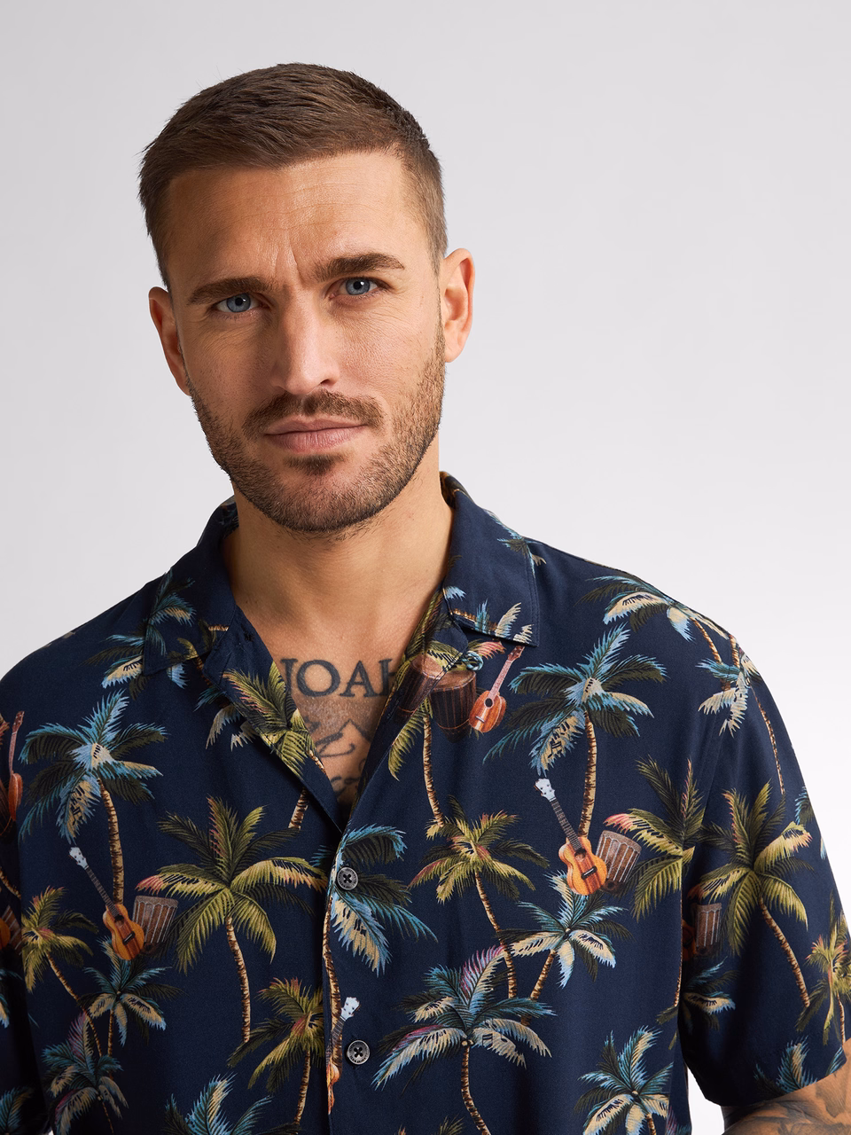 Petrol Industries Hawaii Hemd Seaforest mit All-Over Print in Navy Blau