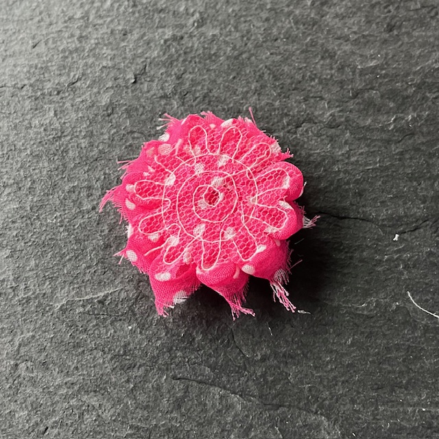 Wowzers Petit Shabby Chic Stoffblume Blüte - Pink Party Dots - 3 Blumen 