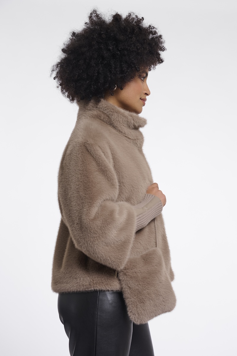 Rino & Pelle Blees Crossbody Handtasche in Mocha Latte Taupe