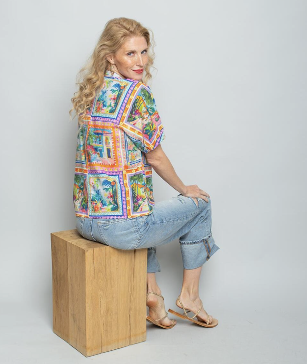 Emily van den Bergh Kurzarm Bluse Vibrant Farben Beach Print