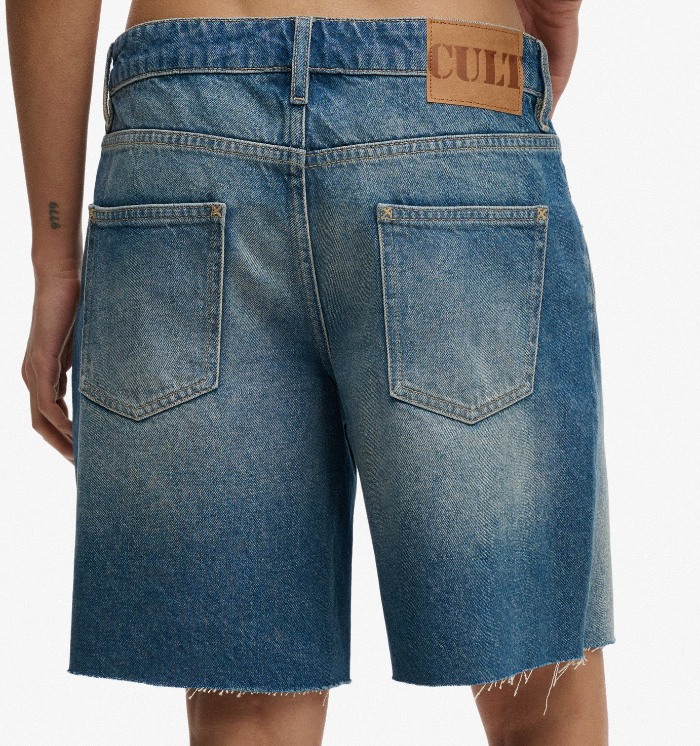 Superdry Damen Mid rise Baggy Jeans Short in Blau Superdry Damen Mid rise Baggy Jeans Short in Blau