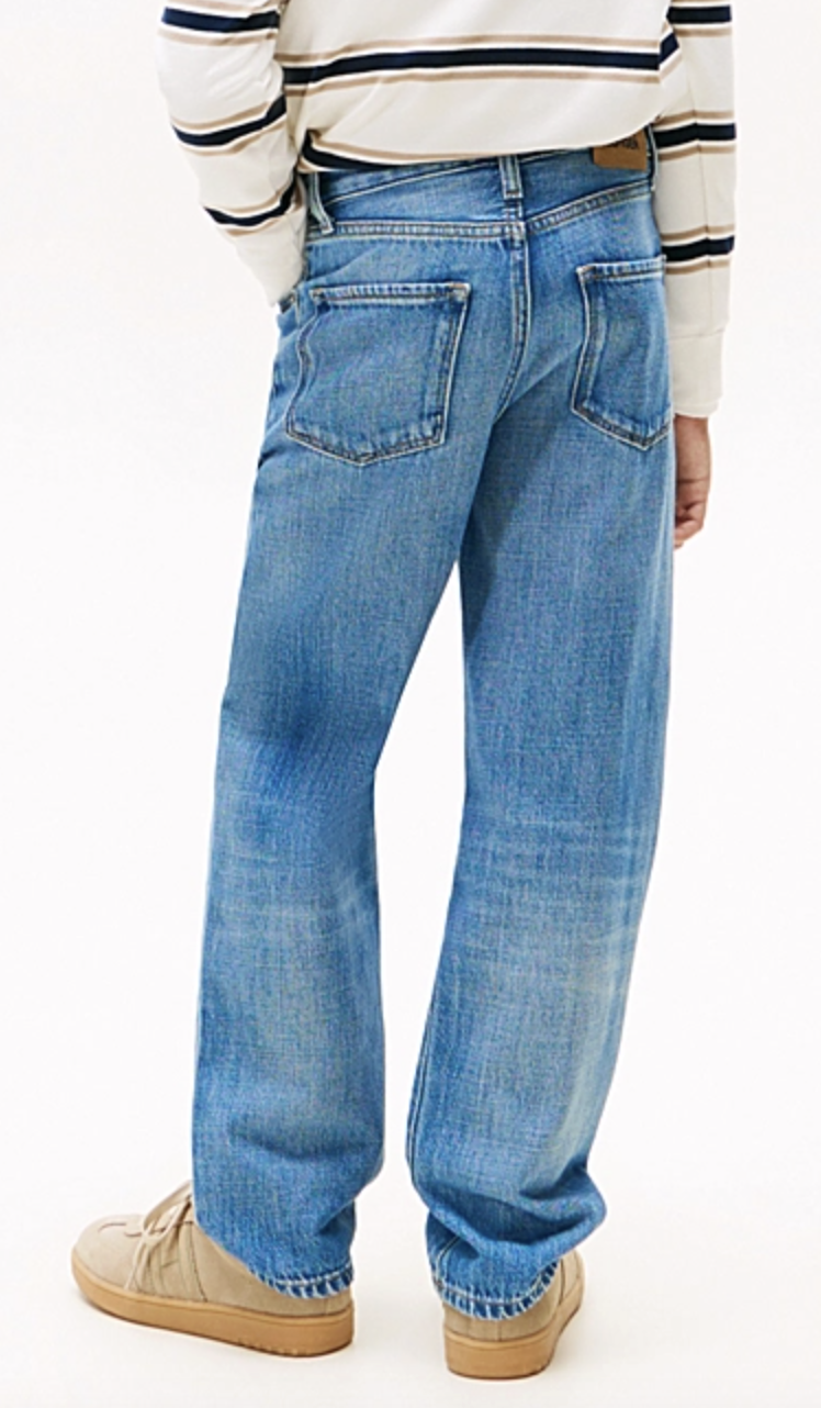 Tommy Hilfiger Jungs Skater Fit Jeans in Washed Blau Tommy Hilfiger Jungs Skater Fit Jeans in Washed Blau
