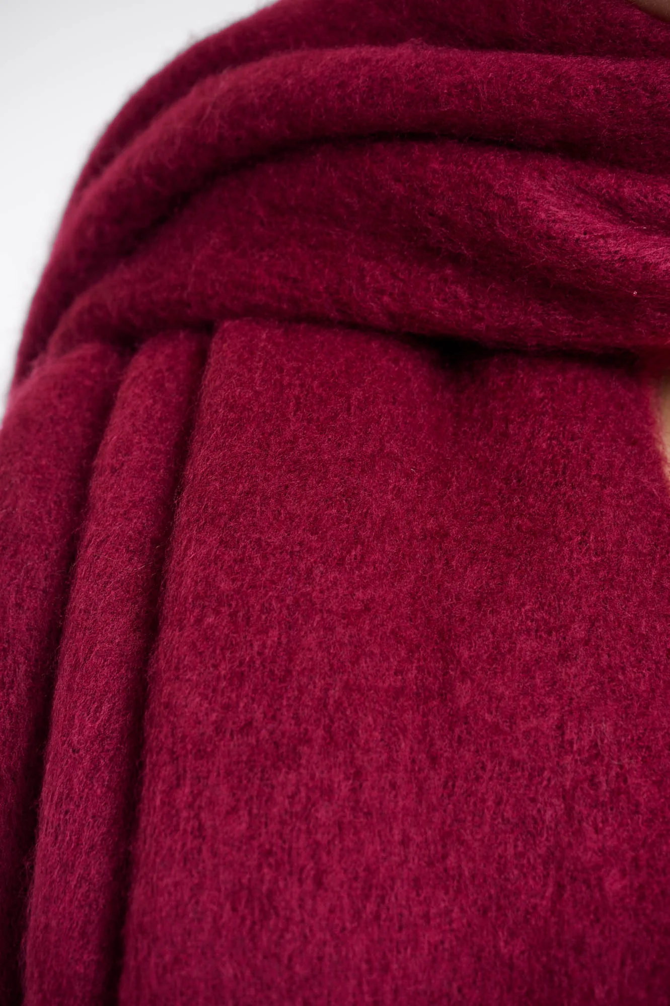 Rino & Pelle Gella Schal Flauschig Weich und Warm in Deep Rot Rino & Pelle Gella Schal Flauschig Weich und Warm in Deep Rot