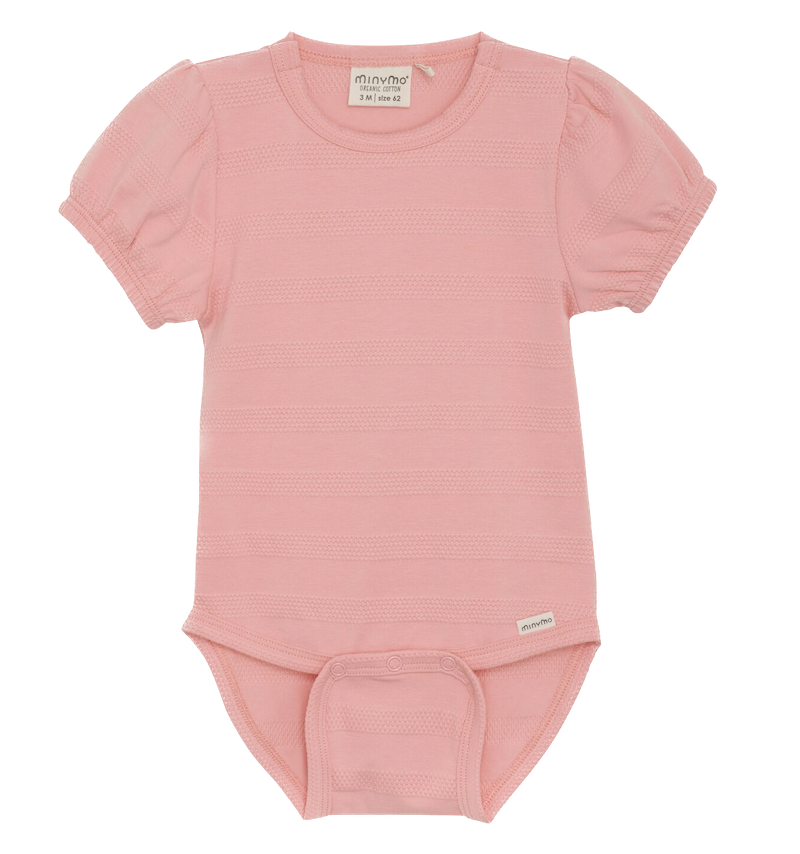 113481_6172_A-medium Minymo Kurzarm Body in Strawberry ice - Zarte Coral Rose