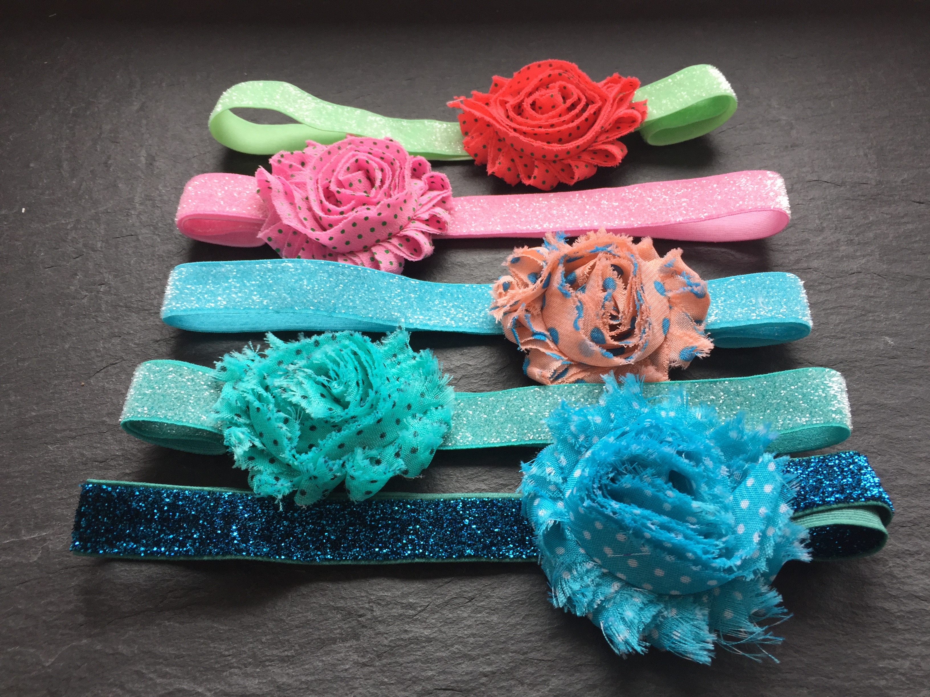 WOWZERS-GLITZER-HAARBA-NDER-MIT-GEPUNKTETE-BLU-TEN_FOTO-2 Wowzers Glitzer Haarbänder mit Gepunktete Blüte - Farb- und Größenauswahl