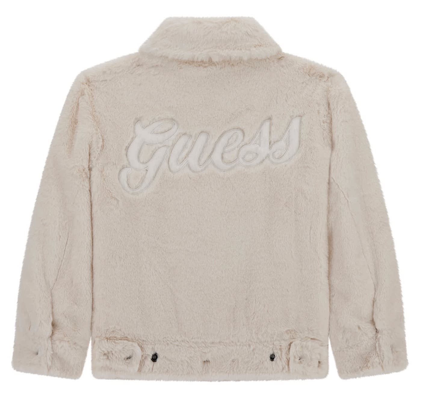Guess Mädchen Felljacke in Weiß mit Logo auf dem Rücken