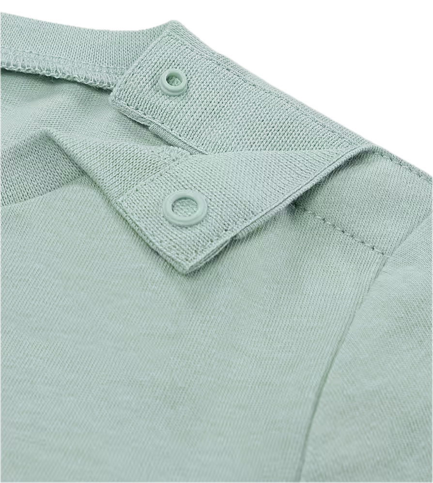 Levis Baby Kurzarm Batwing Logo T-Shirt in Cameo Grün Levis Baby Kurzarm Batwing Logo T-Shirt in Cameo Grün