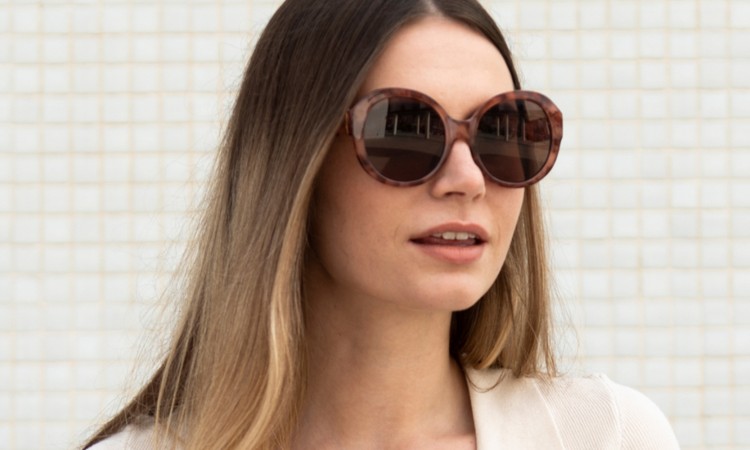 Charly Therapy Sonnenbrille mit Etui - JACKIE MAHOGANY