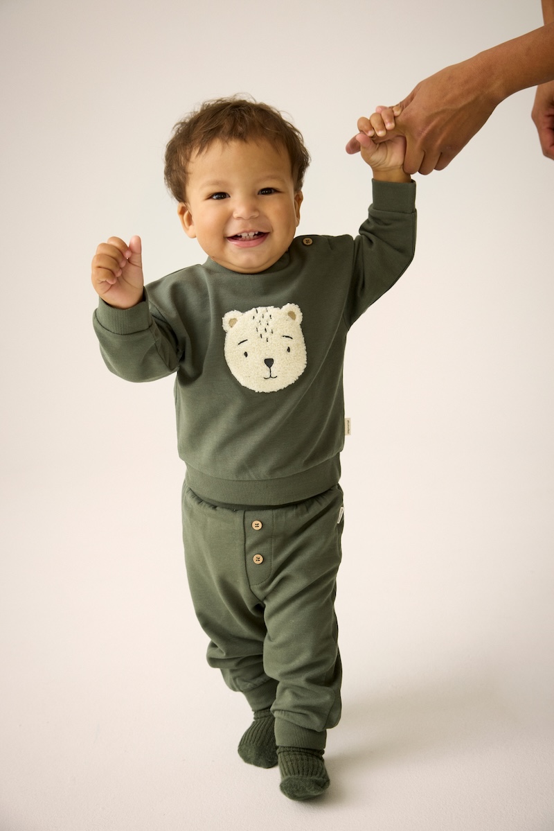 Minymo Sweatshirt in Beetle Grün mit Bär Teddy Applikation