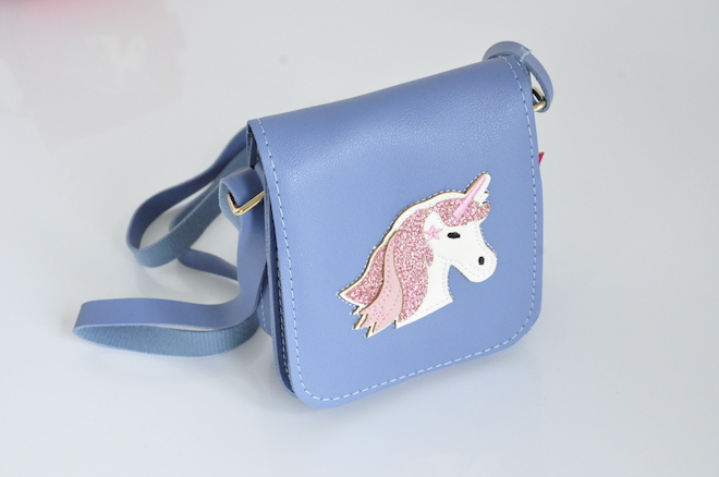 Einhorn-Tasche-hellblau-Klein KisMe Umhängetasche Kunstleder in Puderblau Metallic - Einhorn mit Glitzer