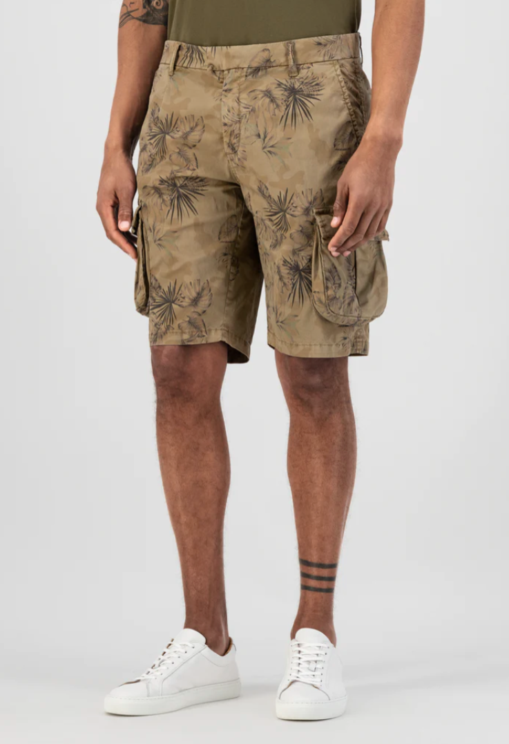 Bildschirmfoto-2022-08-19-um-12-31-59 Dstrezzed Cargo Short in Braun mit Allover Palmen - SALE