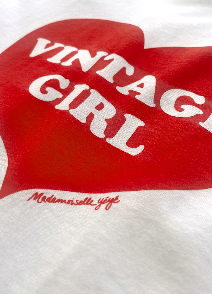 Mademoiselle YeYe Kurzarm T-Shirt - Vintage Girl Herz Mademoiselle YeYe Kurzarm T-Shirt - Vintage Girl Herz