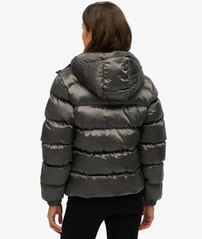 Superdry Damen Sportliche Steppjacke mit Kapuze Schwarz Glänzend - SALE Superdry Damen Sportliche Steppjacke mit Kapuze Schwarz Glänzend - SALE