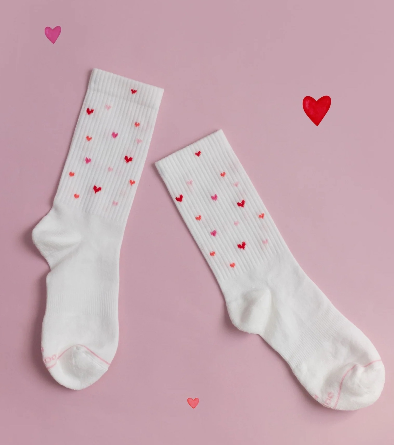 le ooley Socken Sportliche Icon Socken mit Herzen Allover - Love is Everywhere
