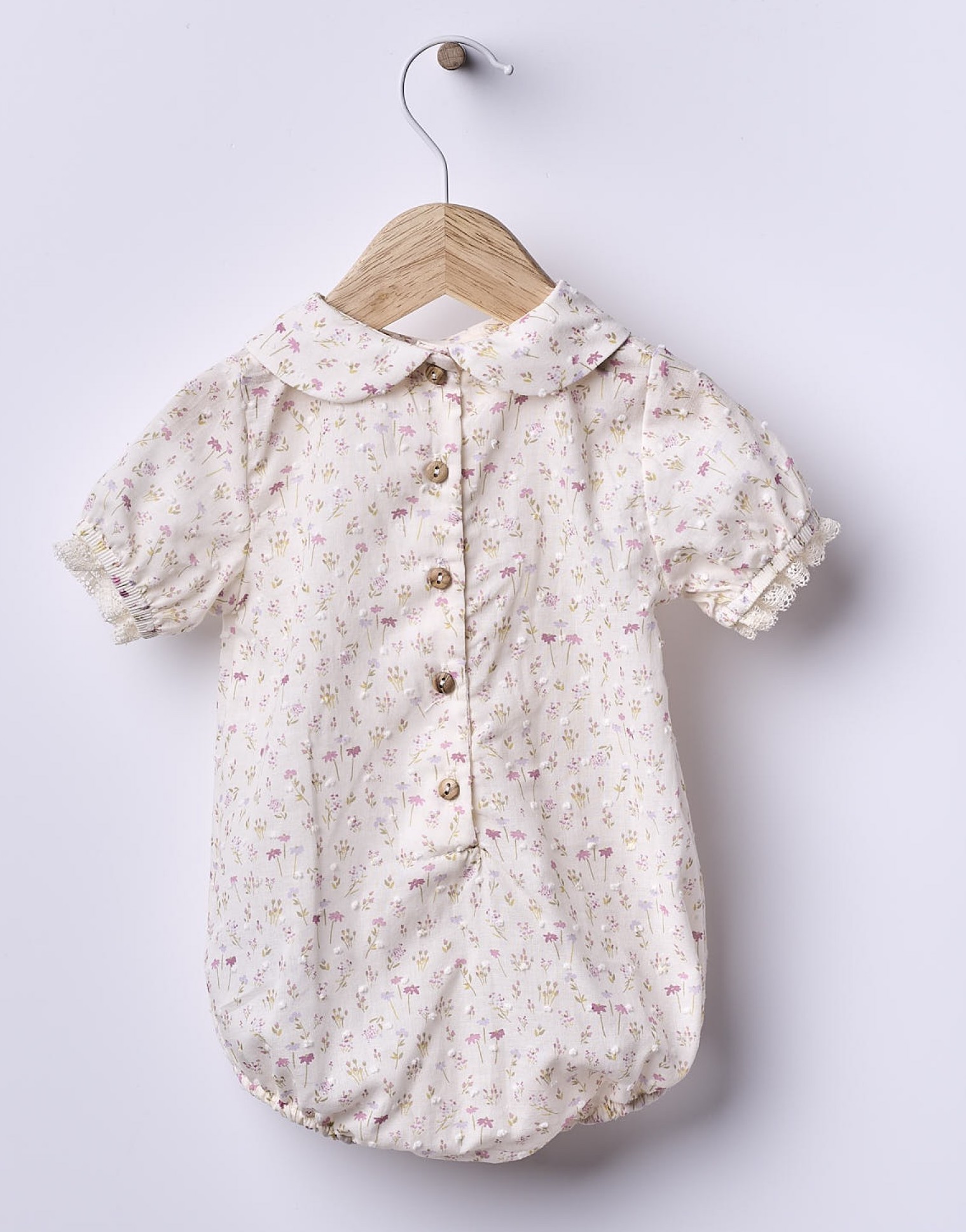 wedoble Body Bluse Bio Baumwolle in Creme mit Mini Blumen - Breeze - SALE wedoble Body Bluse Bio Baumwolle in Creme mit Mini Blumen - Breeze - SALE