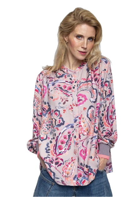 Emily van den Bergh aus Viskose mit Feminines Blumenprint mit Leuchtenden Beeerentönen Emily van den Bergh aus Viskose mit Feminines Blumenprint mit Leuchtenden Beeerentönen