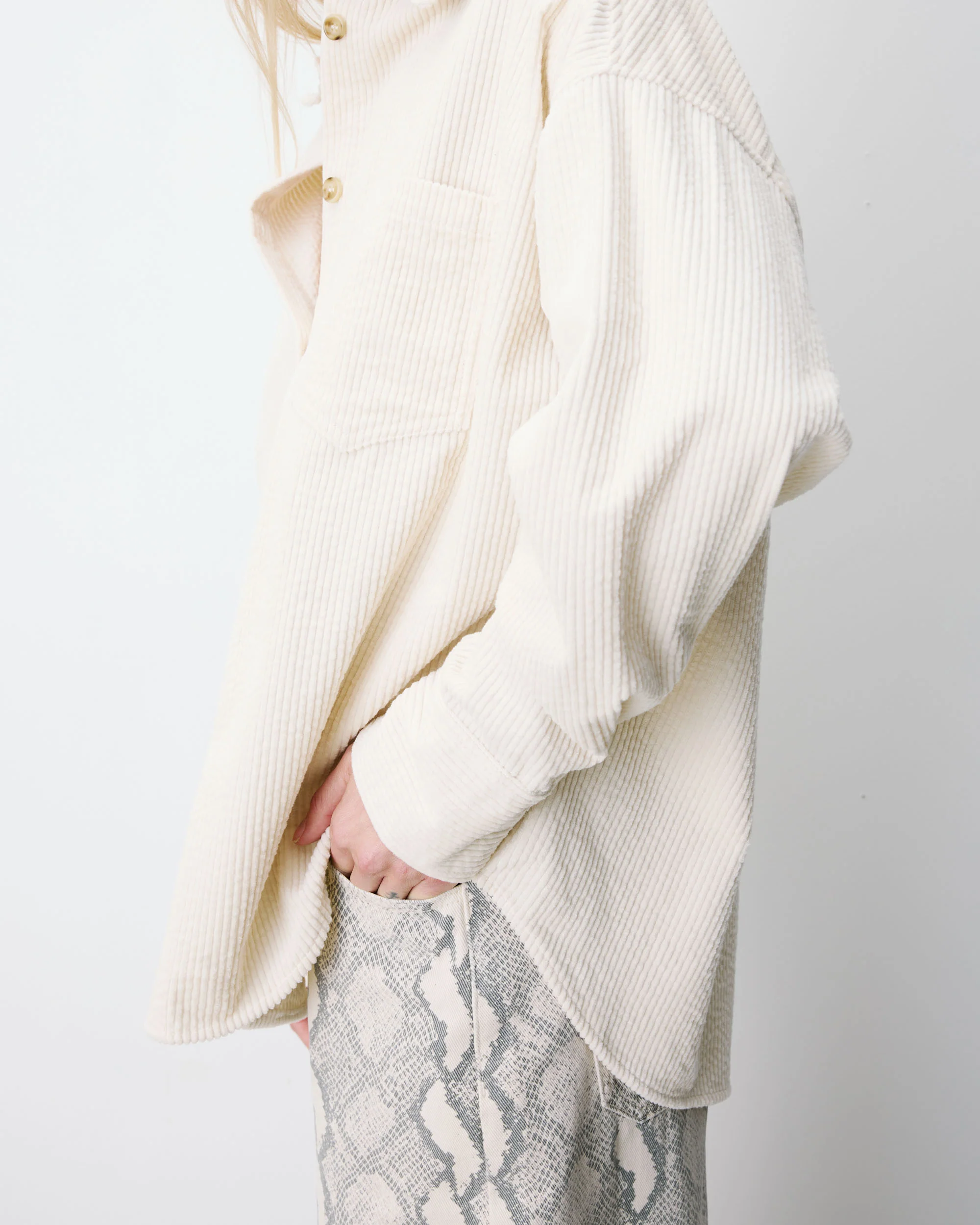 Grace & Mila Ange Oversized Cord Hemd in Ecru