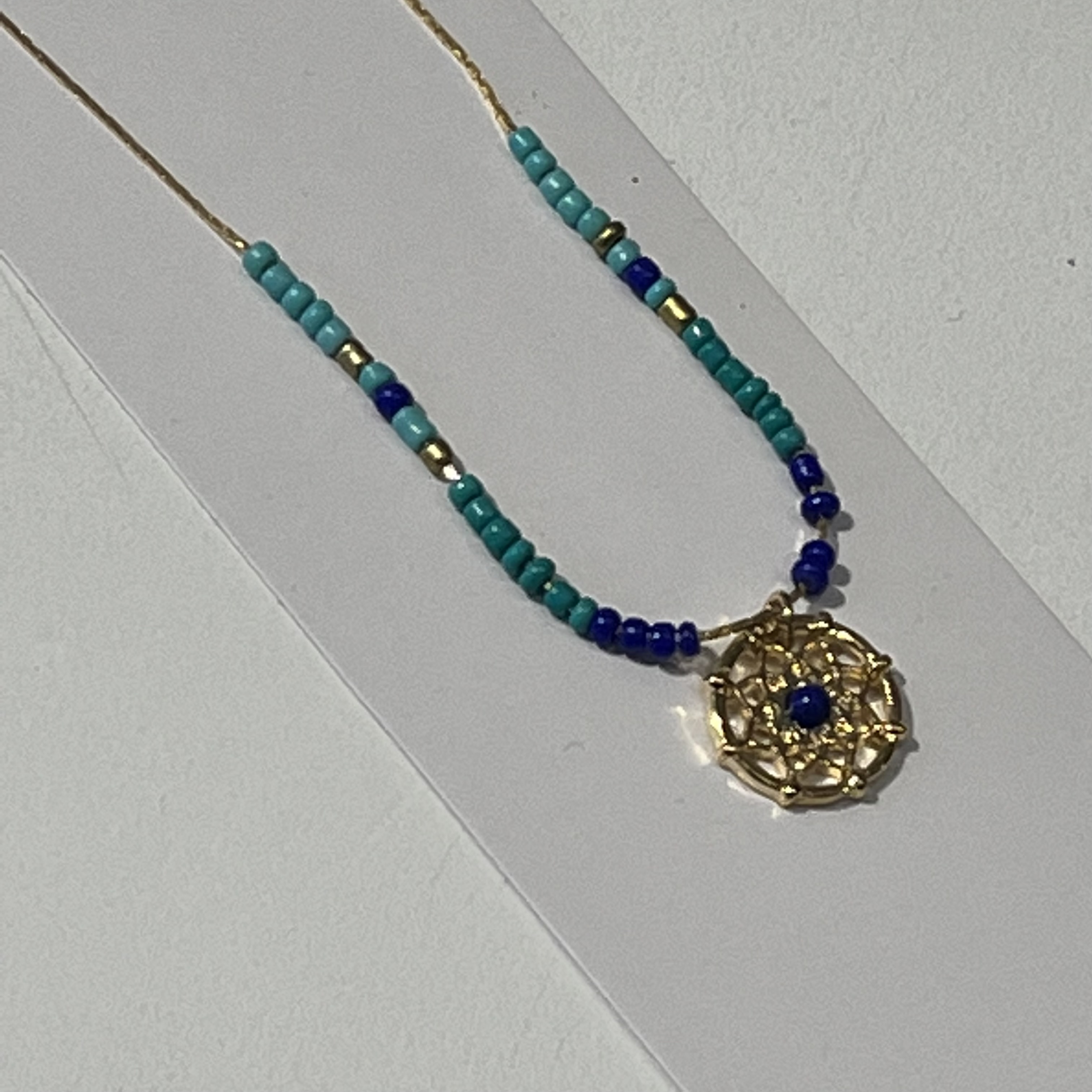 Lumisha Xana Kette mit Medaille - Türkis & Blau