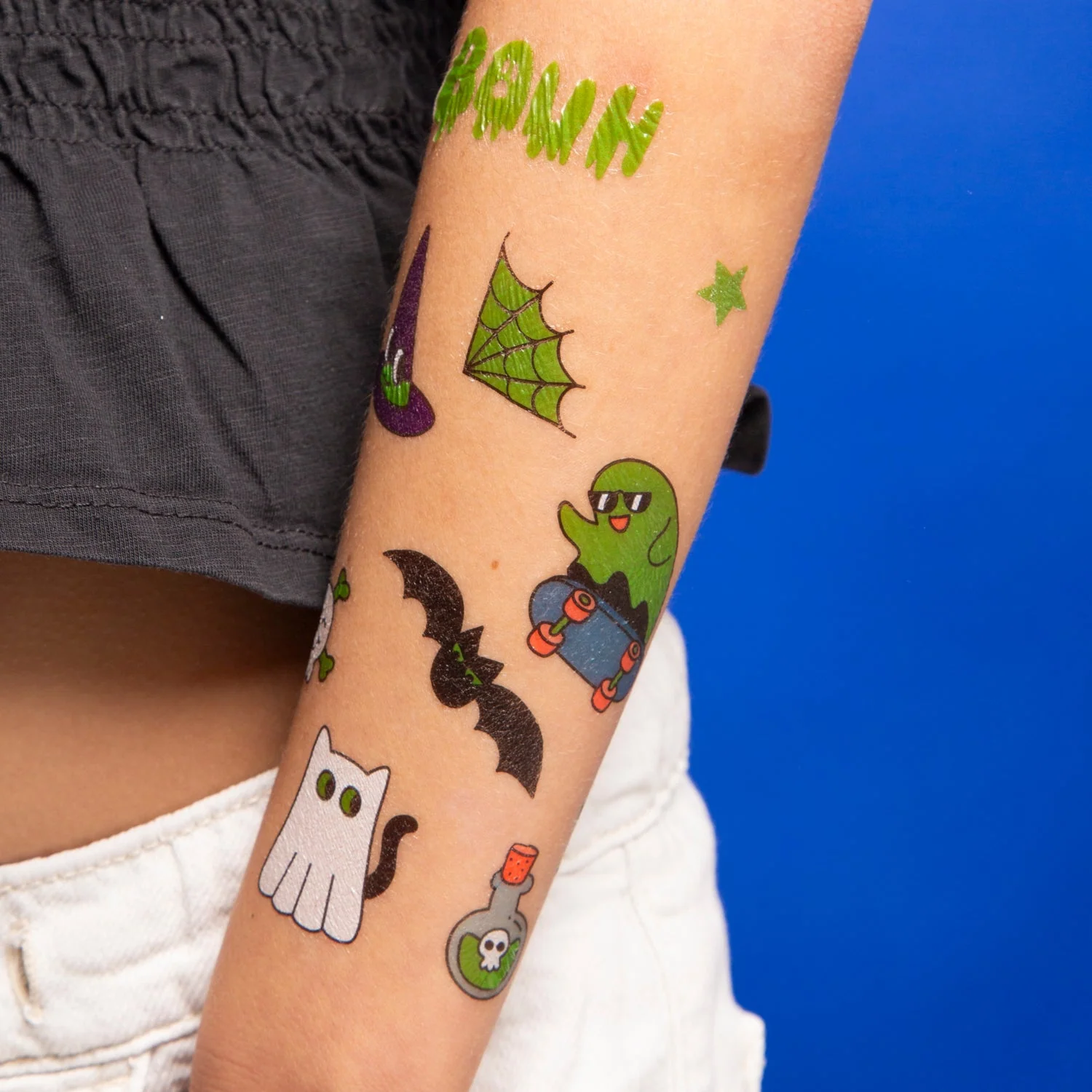 OMY Boo! Leuchtende Kindertattoos – 50 Glow-in-the-Dark Tattoos ab 3 Jahren OMY Boo! Leuchtende Kindertattoos – 50 Glow-in-the-Dark Tattoos ab 3 Jahren