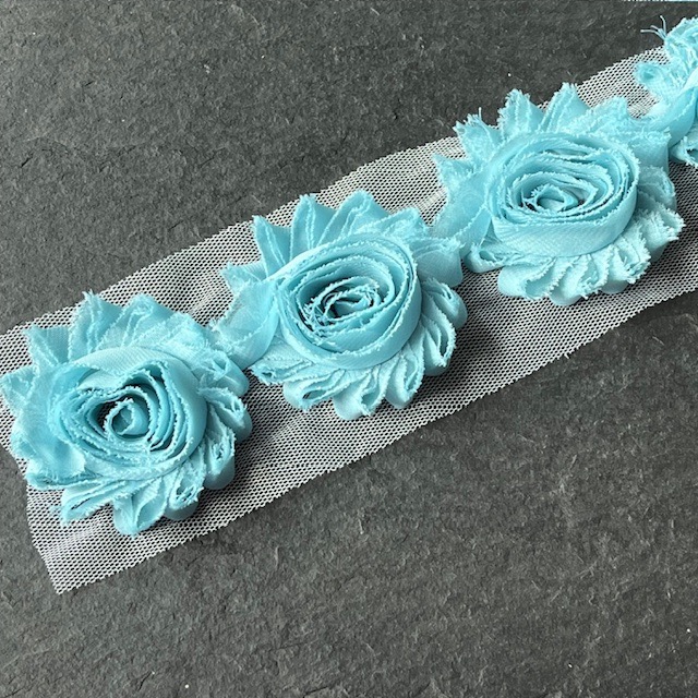 Wowzers Shabby Chic Stoffblume Blüte am Band - Eisblau - 3 Blumen Wowzers Shabby Chic Stoffblume Blüte am Band - Eisblau - 3 Blumen