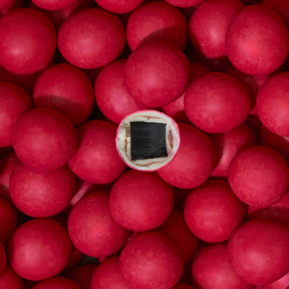 Lakrids by Bülow STRAWBERRIES & CREAM - SMALL Lakrids by Bülow STRAWBERRIES & CREAM - SMALL