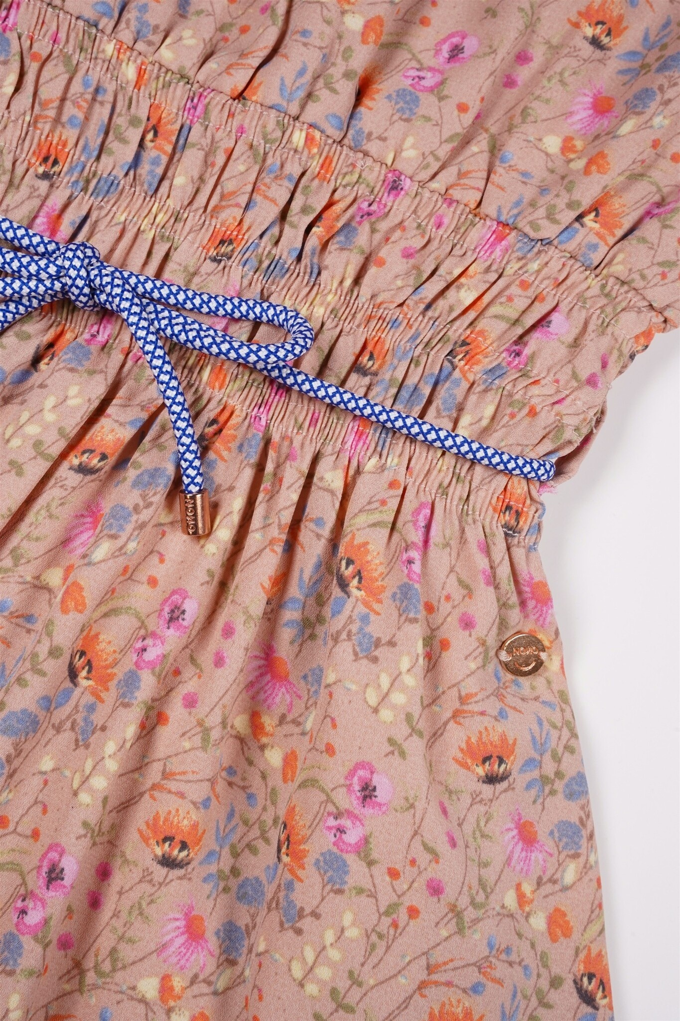 nono-meisjes-jurk-bloemen-mamai-zand-blush-2 NONO Kleid Mamai in Sand Blush mit Blumen Allover Print