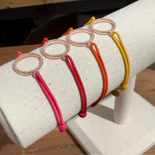 Lua Circle of Life Armband - Elastisch mit Gold Kreis - Pink, Rot, Orange, Gelb
