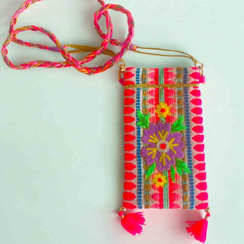 Noi Handytäschche Gestickt mit Neon Blumen 