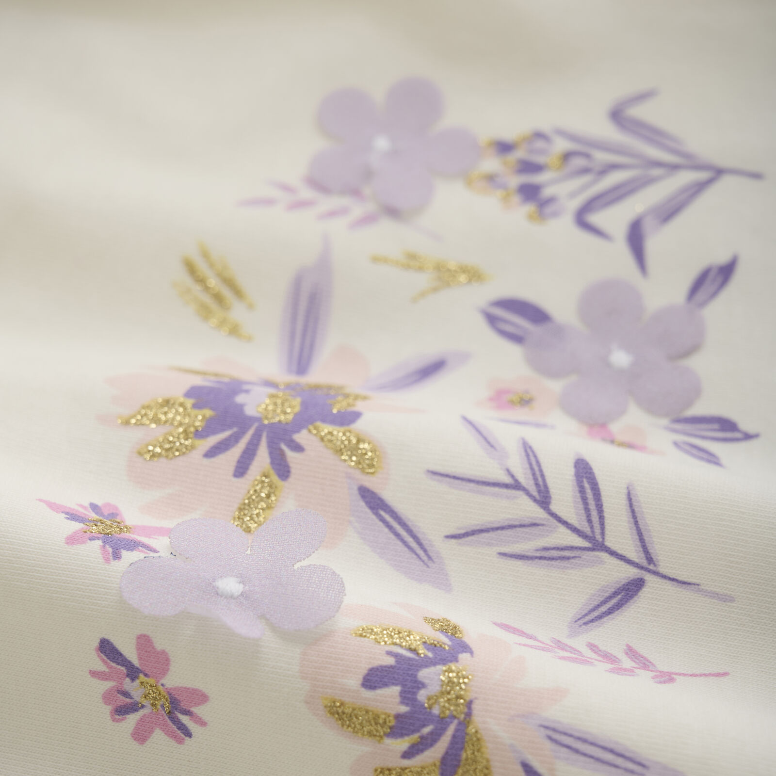 Creamie Kurzarm Bio-Baumwolle T-Shirt in Creme mit Orchid Petal Blumen Creamie Kurzarm Bio-Baumwolle T-Shirt in Creme mit Orchid Petal Blumen