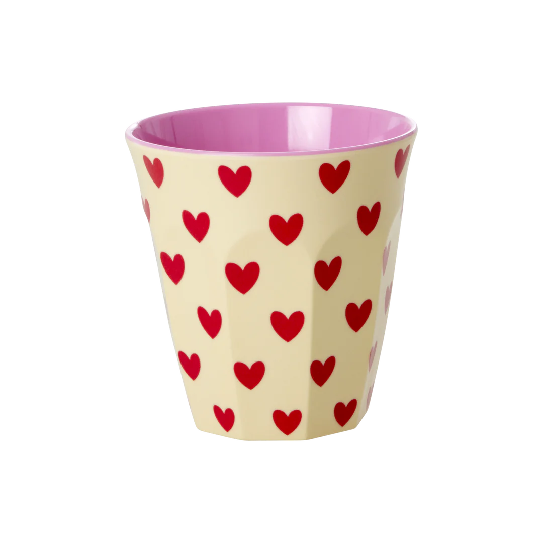 RICE Mittelgroße Melamin Becher - Crème - Darling Hearts Print - Herzen