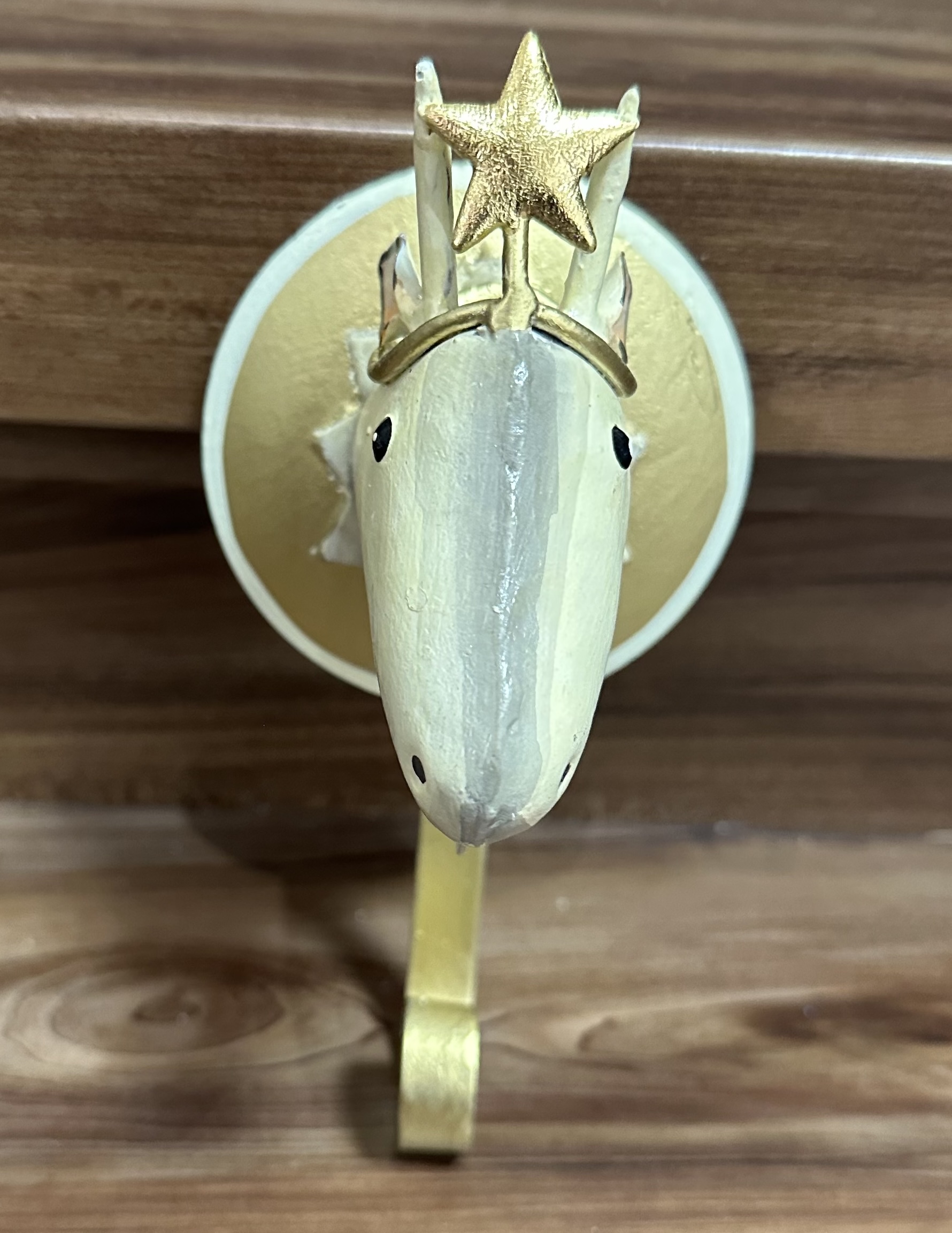 Pape Kunstgewerbe Wandhaken Weihnachtsedition - Ziegenbock mit Weihnachtsmütze