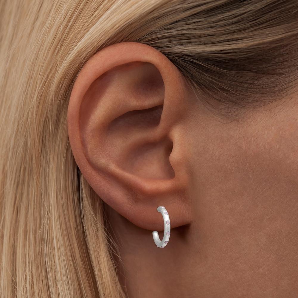 LuLu OMG Hoops Creolen Ohrringe Versilbert mit Rosa Steinen