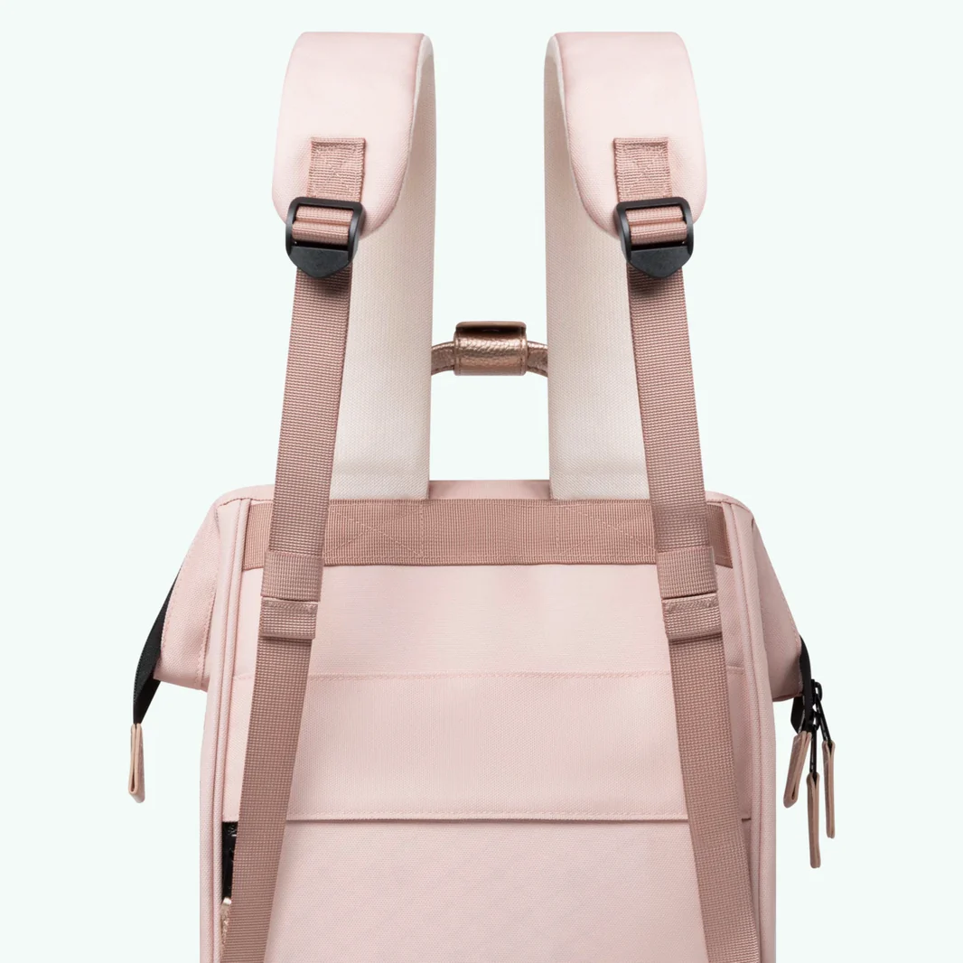 Cabaia Rucksack QUERETARO Small mit Laptop-Fach - Zartrosa & Gold Metallic Cabaia Rucksack QUERETARO Small mit Laptop-Fach - Zartrosa & Gold Metallic