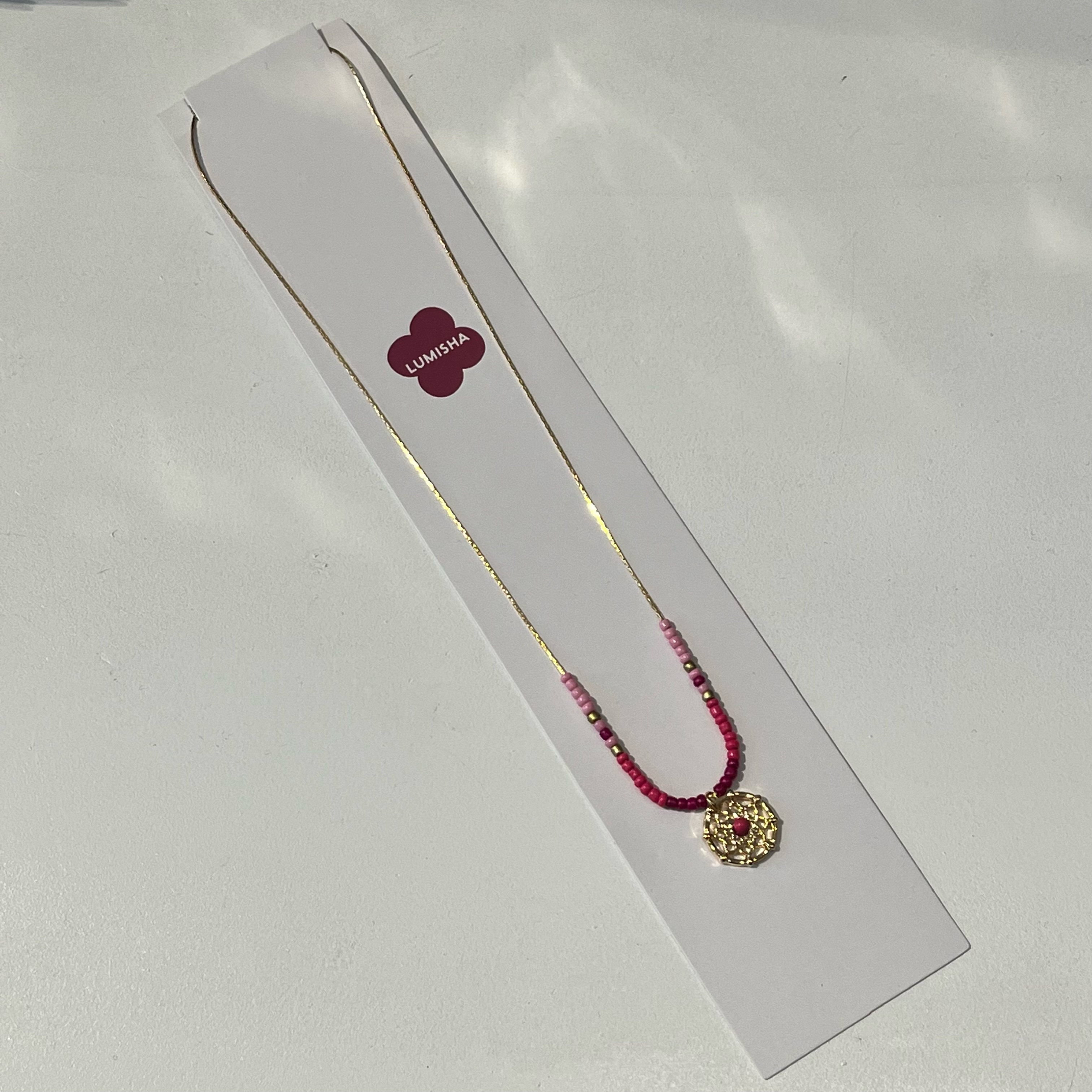 Lumisha Xana Kette mit Medaille - Pink & Rosa