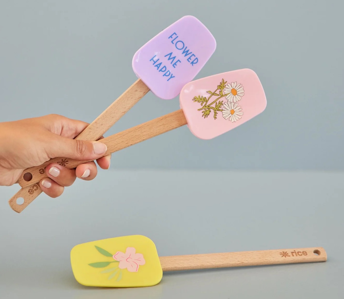 RICE Silikon Schaber in Flieder - Flower Me Happy - SALE
