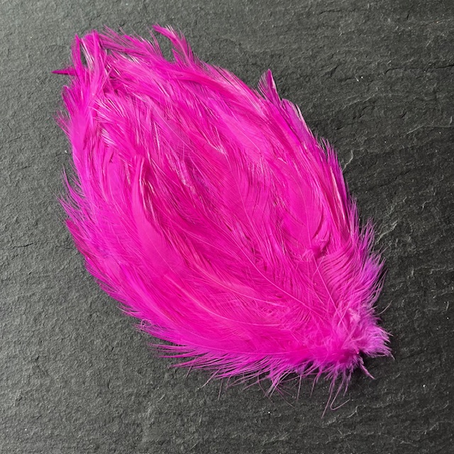 Wowzers Bastelbedarf Applikation Set - 4 Große Federn in Pink und Flieder Wowzers Bastelbedarf Applikation Set - 4 Große Federn in Pink und Flieder