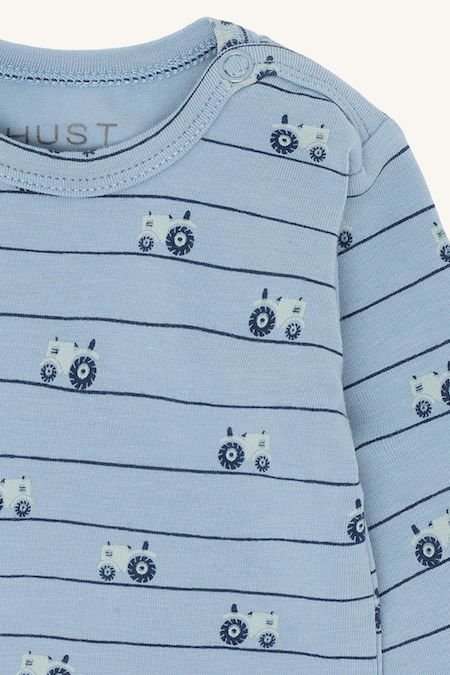 Hust & Claire Langarm Body in Hellblau mit Traktoren Hust & Claire Langarm Body in Hellblau mit Traktoren