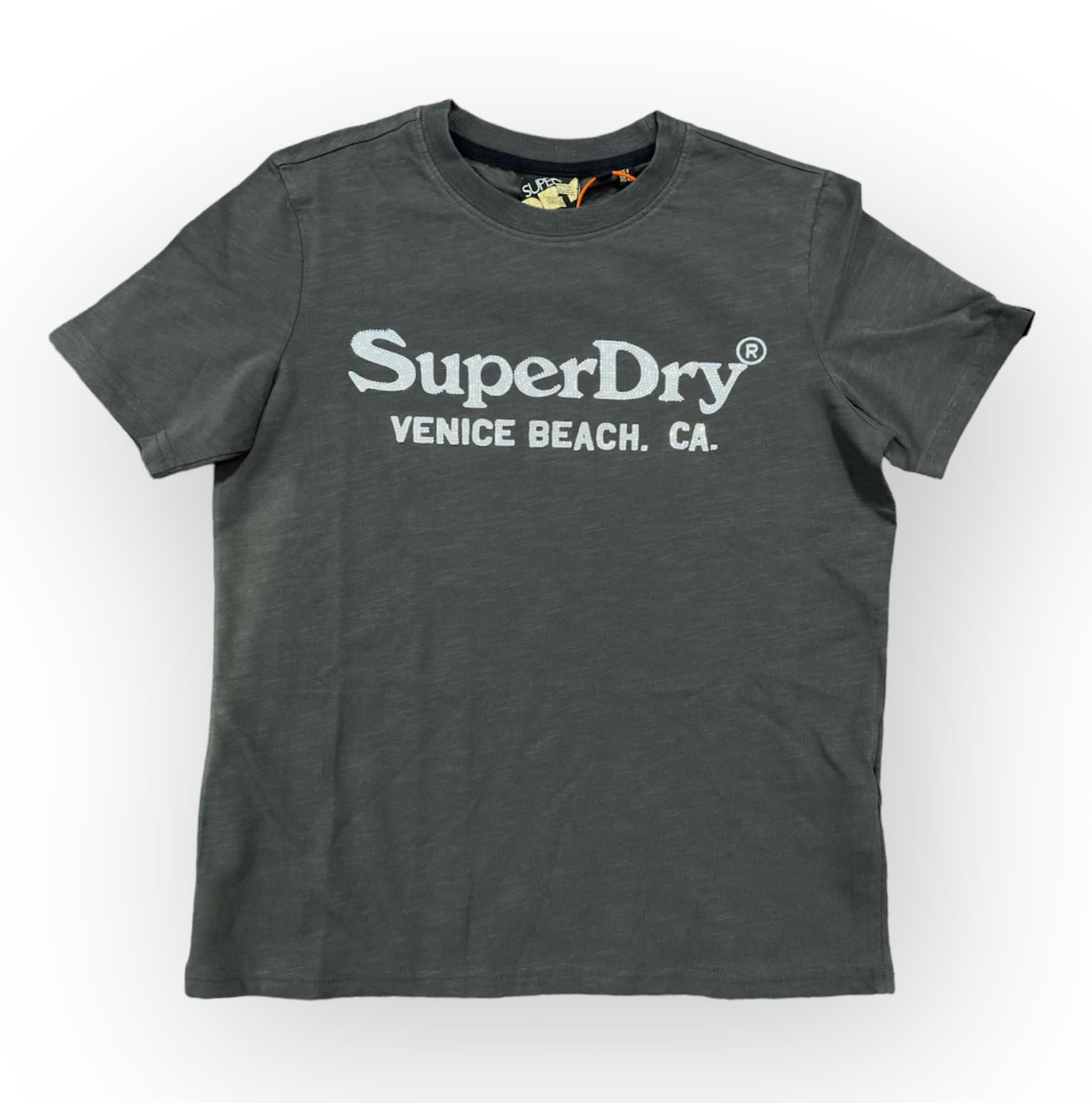 ec28fc7e-c510-4c84-bd06-3e7ab1d76005 Superdry Damen T-Shirt in Vintage Black Slub mit Schriftzug in Strass