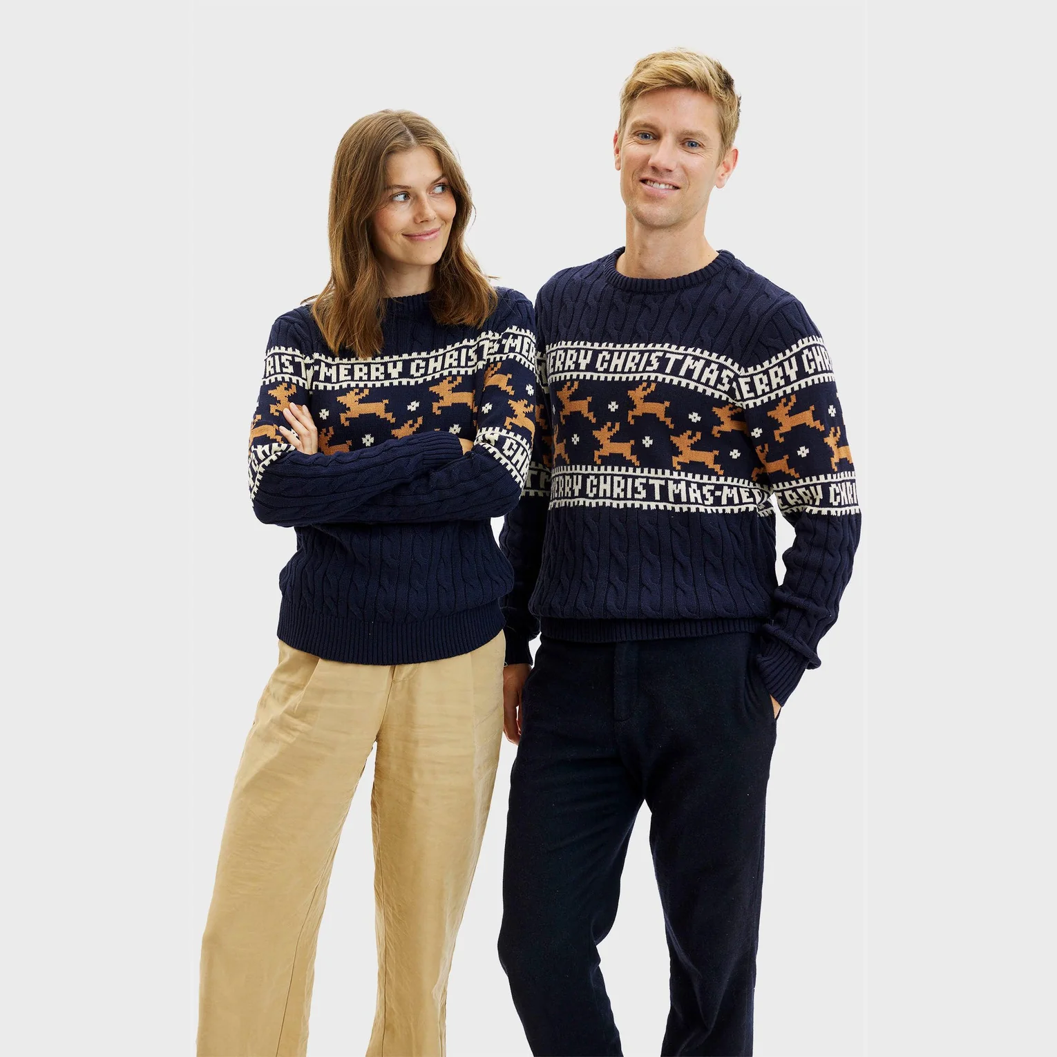 Christmas Sweater Elegante Weihnachtspullover Rentier Navy Kabelstrick - Merry Christmas Christmas Sweater Elegante Weihnachtspullover Rentier Navy Kabelstrick - Merry Christmas