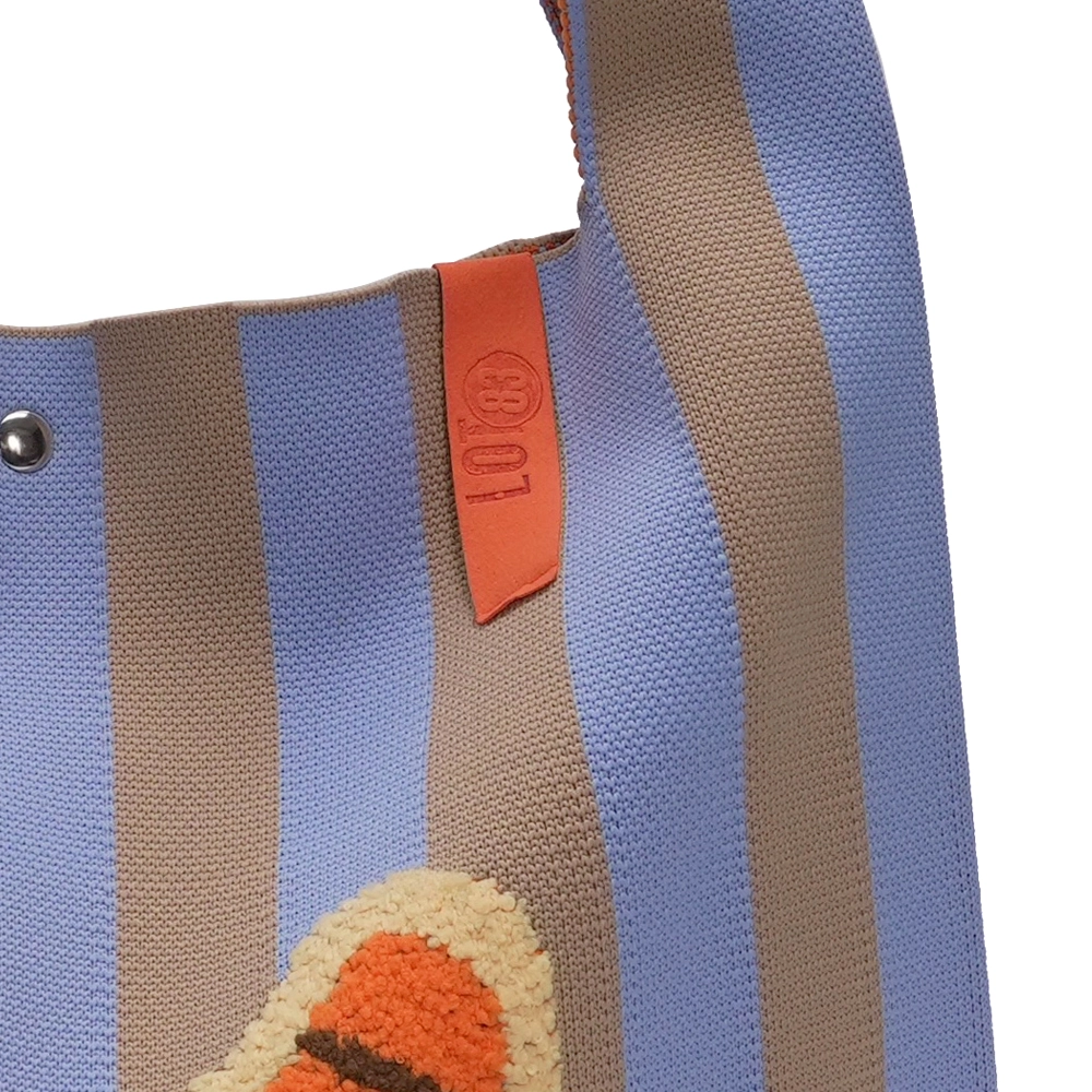 LOT83 LOIS Material Mix Gestrickte Shopper Tasche Hellblau Beige Gestreift mit Flock Croissant