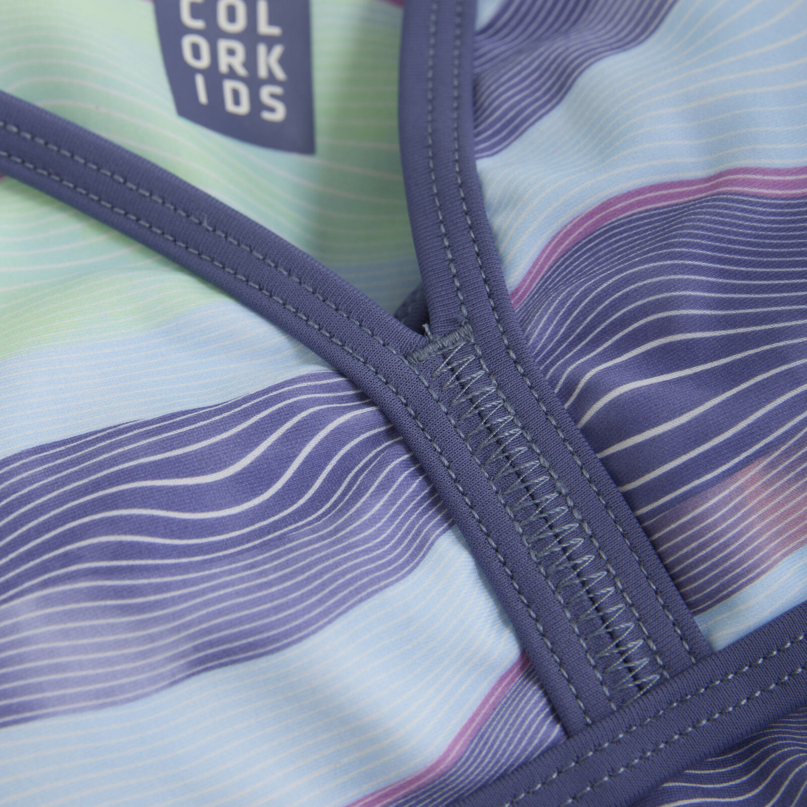 Color Kids Sporty Sportlicher Bikini mit Wellen Blau, Pink & Grün Color Kids Sporty Sportlicher Bikini mit Wellen Blau, Pink & Grün