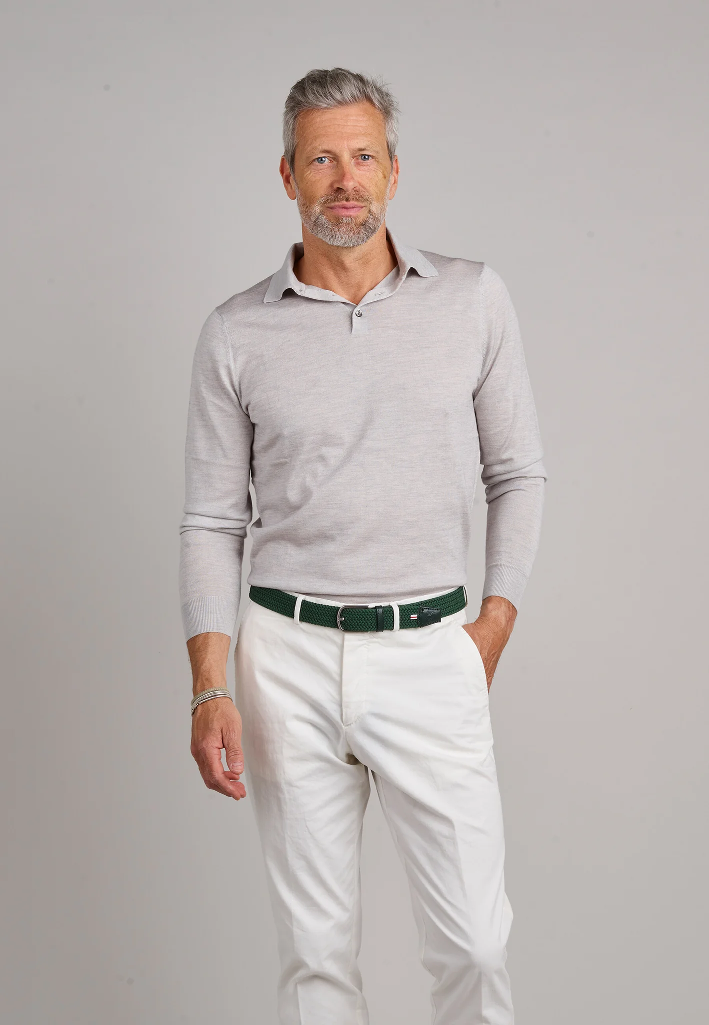 megeve1_lifestyle_2048x2048 La Boucle Megève Herren Stretch Gürtel Mono Eden Grün