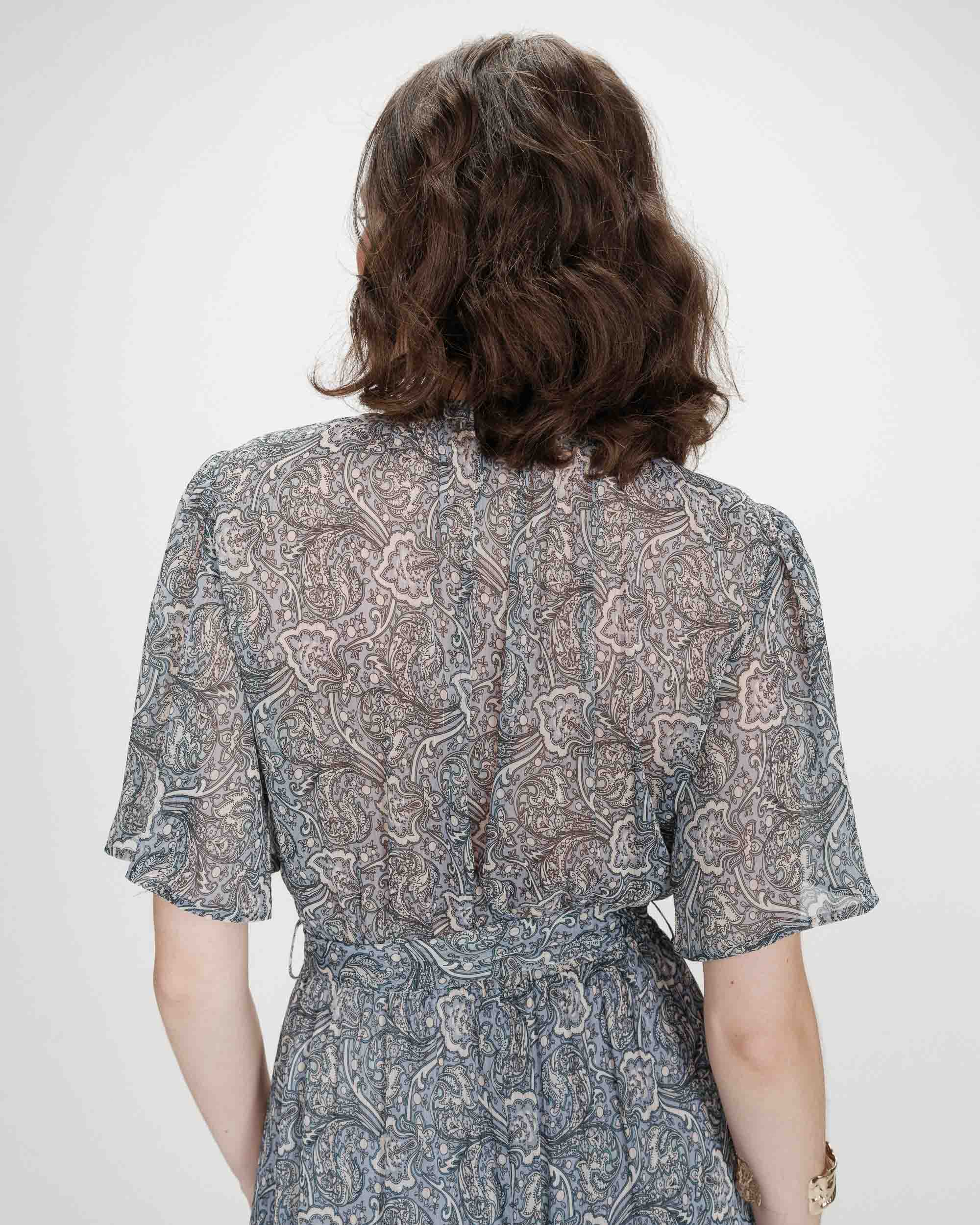 Grace & Mila VENELLE Langes Paisley Print Kleid in Blau Ciel Venelle Grace & Mila VENELLE Langes Paisley Print Kleid in Blau Ciel Venelle