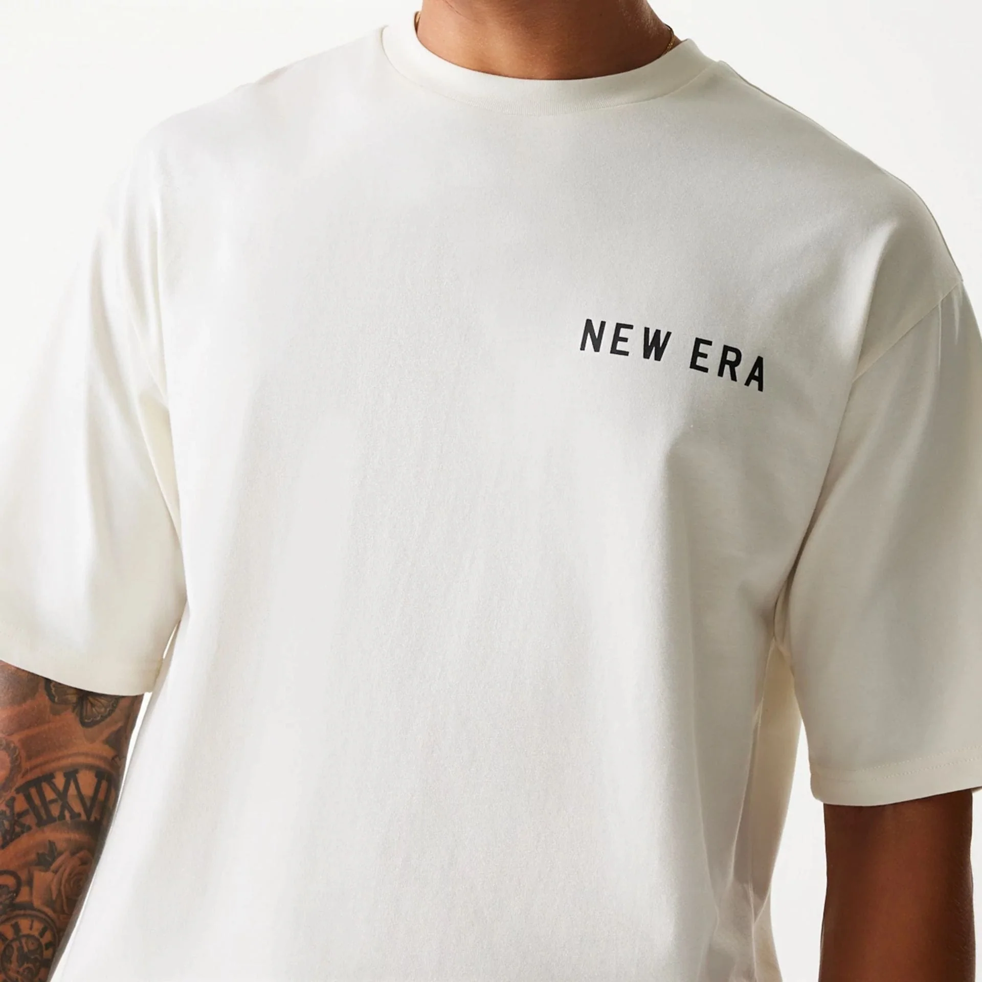 New Era Animal Graphic Oversized T-Shirt in Weiß mit Florida Alligator - SALE