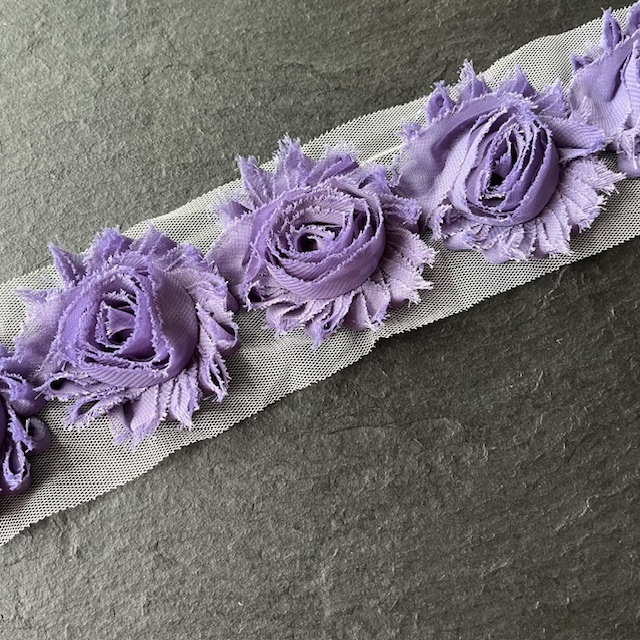 Wowzers Shabby Chic Stoffblume Blüte am Band - Dusty Flieder Lila Blumen - 3 Blumen Wowzers Shabby Chic Stoffblume Blüte am Band - Dusty Flieder Lila Blumen - 3 Blumen