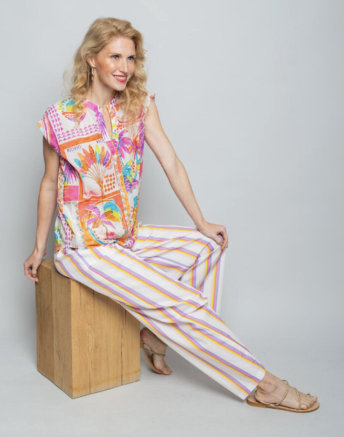 Emily van den Bergh Kurzarm Bluse mit Leuchtenden Tropischen Palmen Print Emily van den Bergh Kurzarm Bluse mit Leuchtenden Tropischen Palmen Print