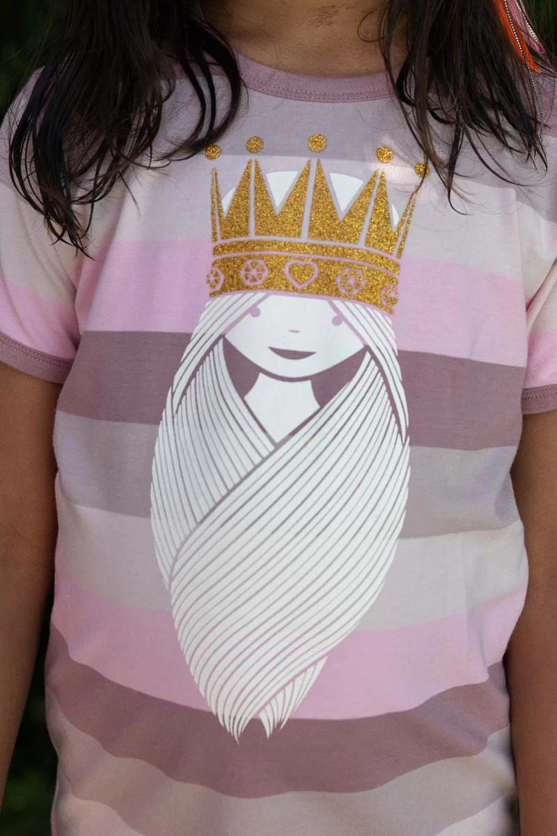 Danefae Danerainbow Ringer Poof Prinsesse Kurzarm T-Shirt in Rosa - Wikinger Prinzessin - SALE Danefae Danerainbow Ringer Poof Prinsesse Kurzarm T-Shirt in Rosa - Wikinger Prinzessin - SALE