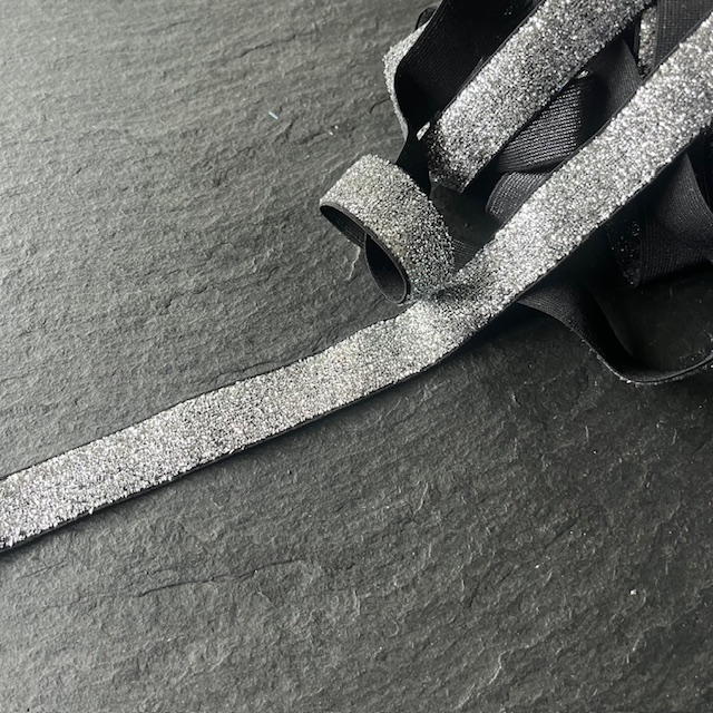 Wowzers Bastelbedarf Glitzer FOE Gummiband Schwarz & Silber - 1 Meter 