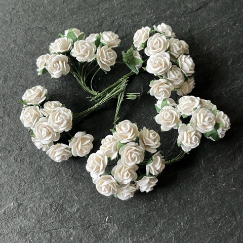Wowzers Blüten aus Maulbeerpapier - Mini Roses -10 Mini Rosen in Weiß