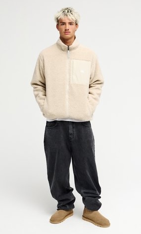 Quiksiilver Urban Storm Reversible Sherpa Teddy Fleecejacke & Windbreaker zum Wenden in Creme Quiksiilver Urban Storm Reversible Sherpa Teddy Fleecejacke & Windbreaker zum Wenden in Creme